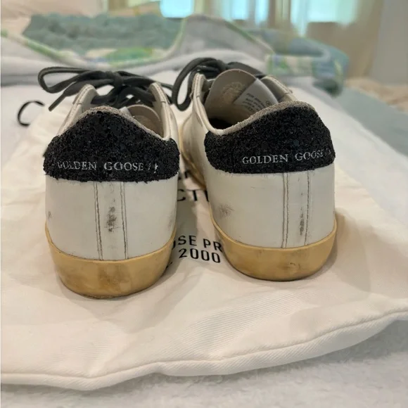 Golden Goose White and Gray Sneakers with Star Accent - Picture 4 of 6